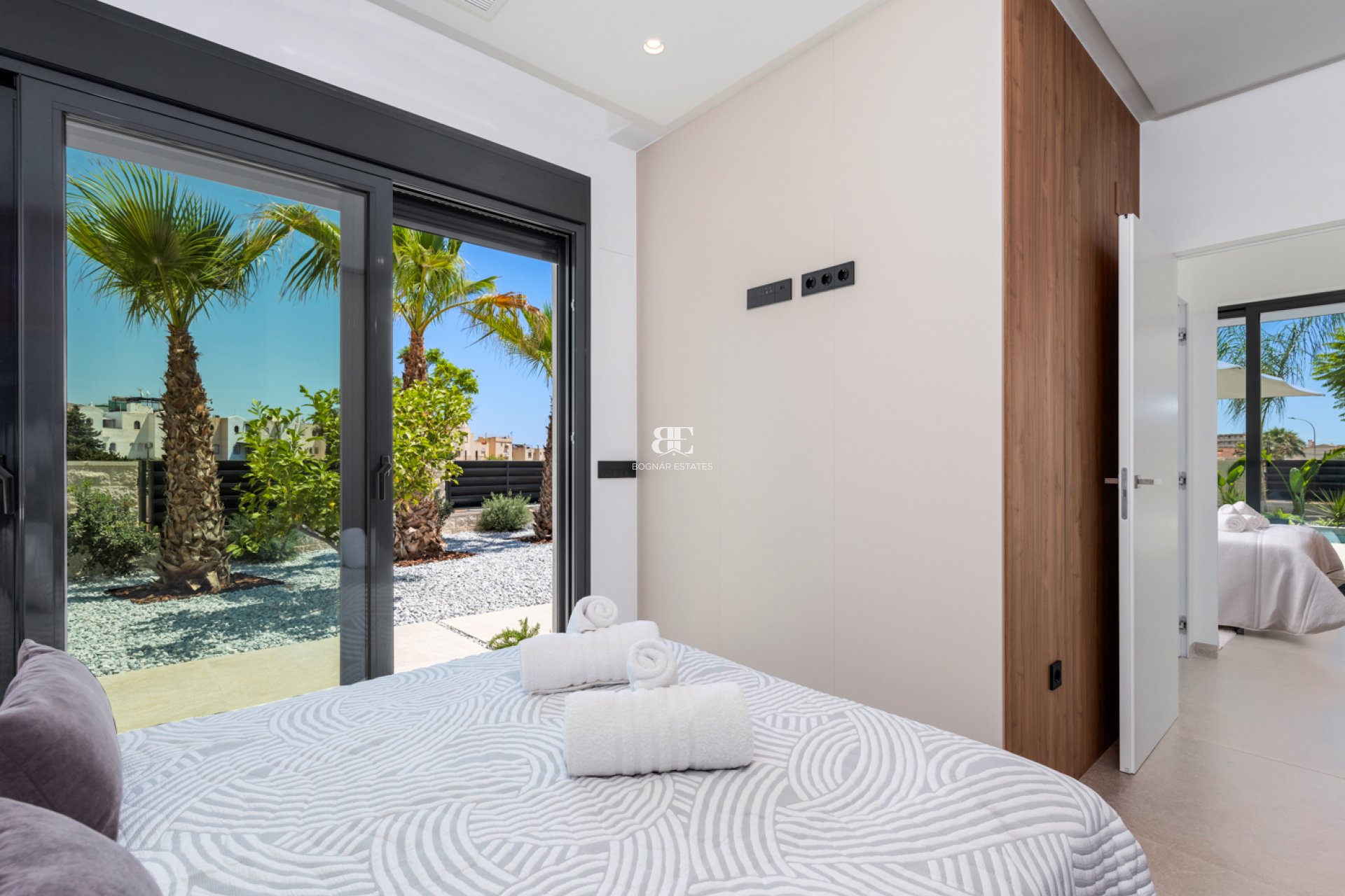 Resale - Villa -
El Campello - El Amerador