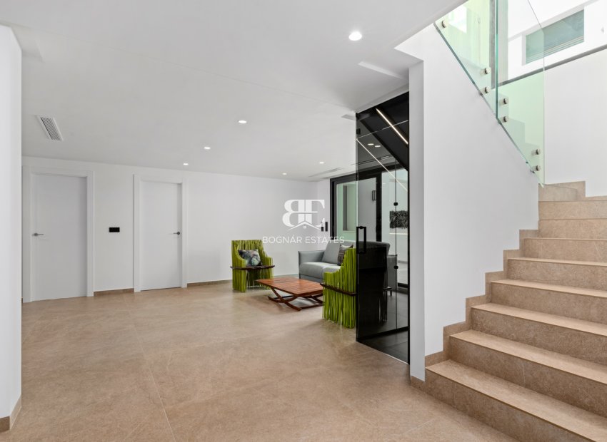 Resale - Villa -
El Campello - El Amerador