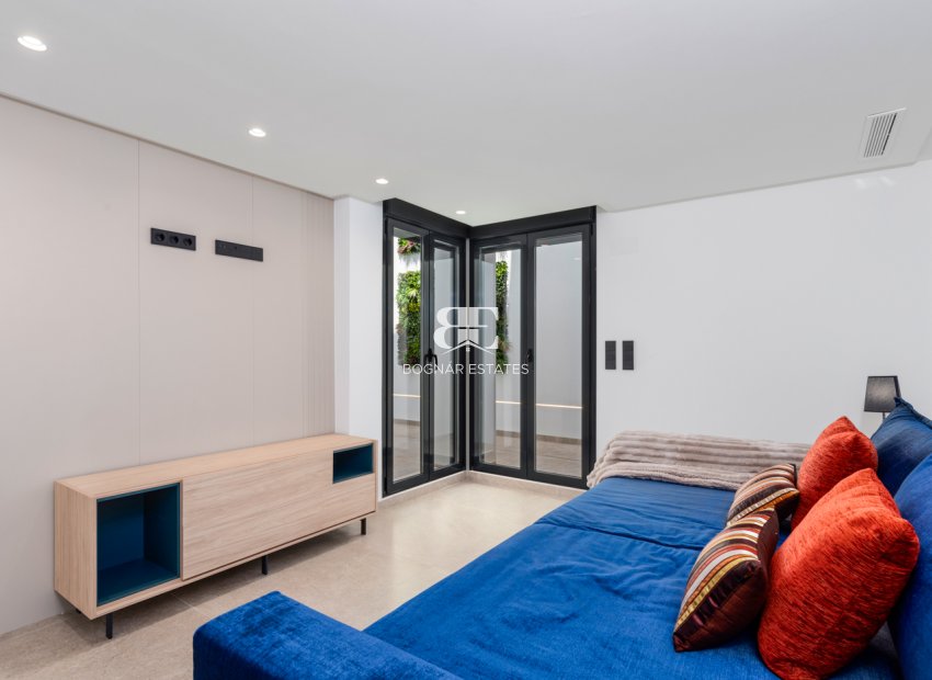 Resale - Villa -
El Campello - El Amerador