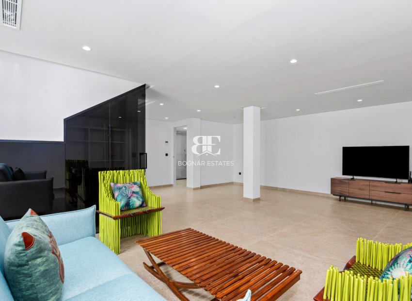 Resale - Villa -
El Campello - El Amerador