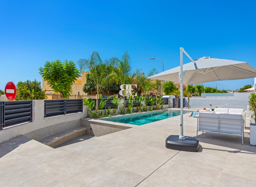 Resale - Villa -
El Campello - El Amerador