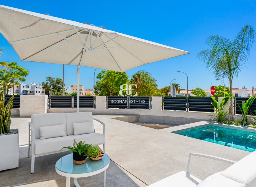 Resale - Villa -
El Campello - El Amerador