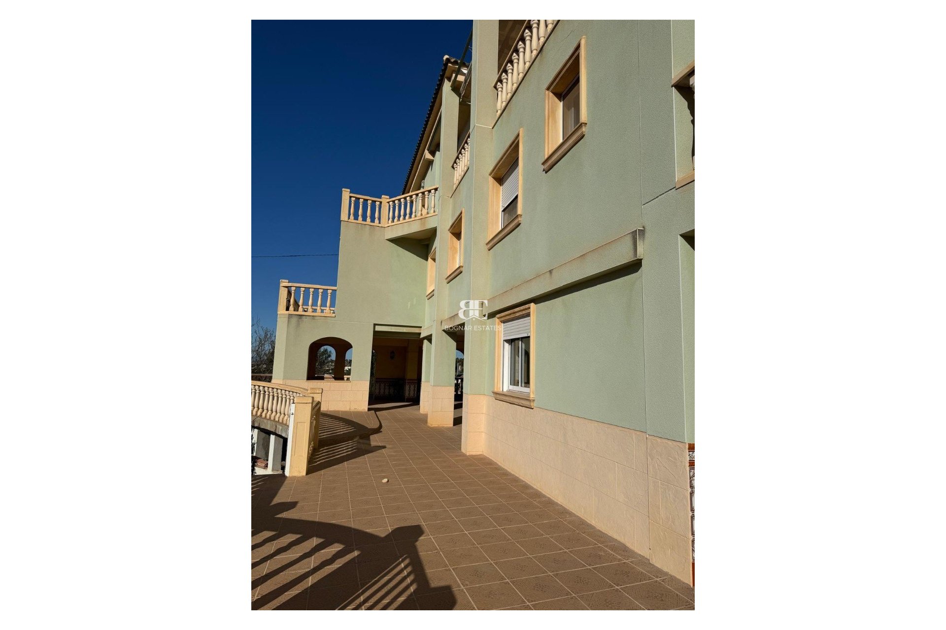 Resale - Villa -
Elche - La Marina