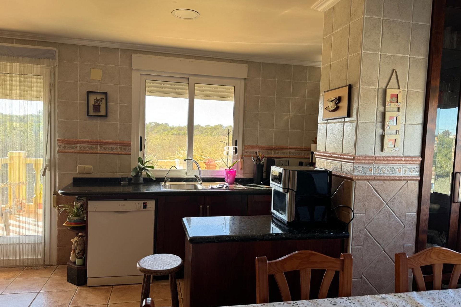 Resale - Villa -
Elche - La Marina