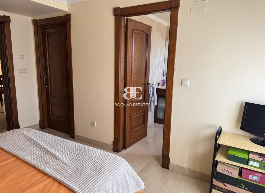 Resale - Villa -
Elche - La Marina