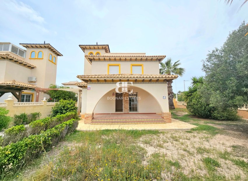 Resale - Villa -
Elche - La Marina