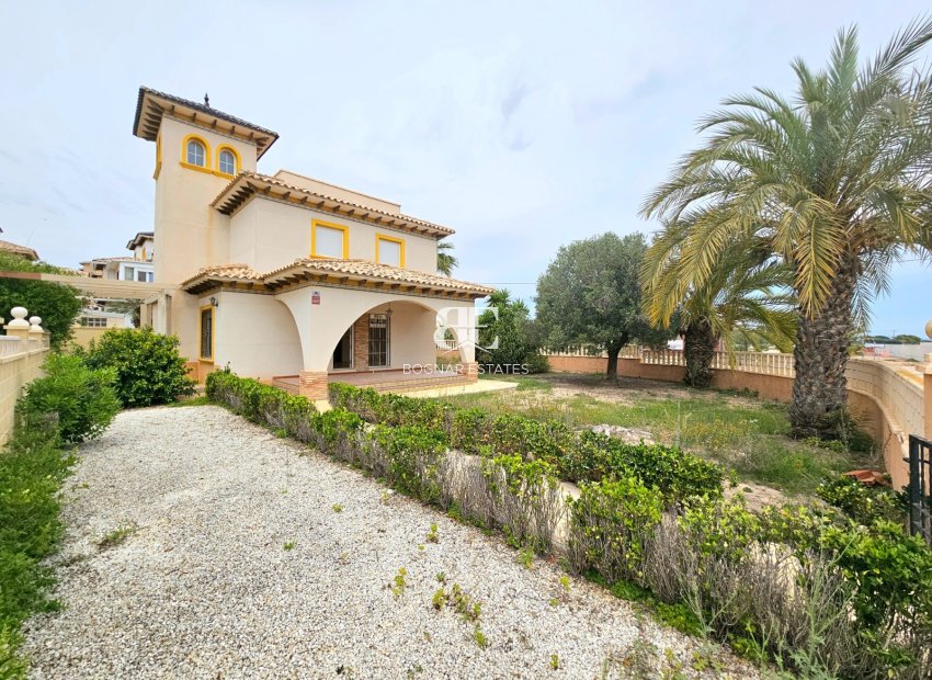 Resale - Villa -
Elche - La Marina