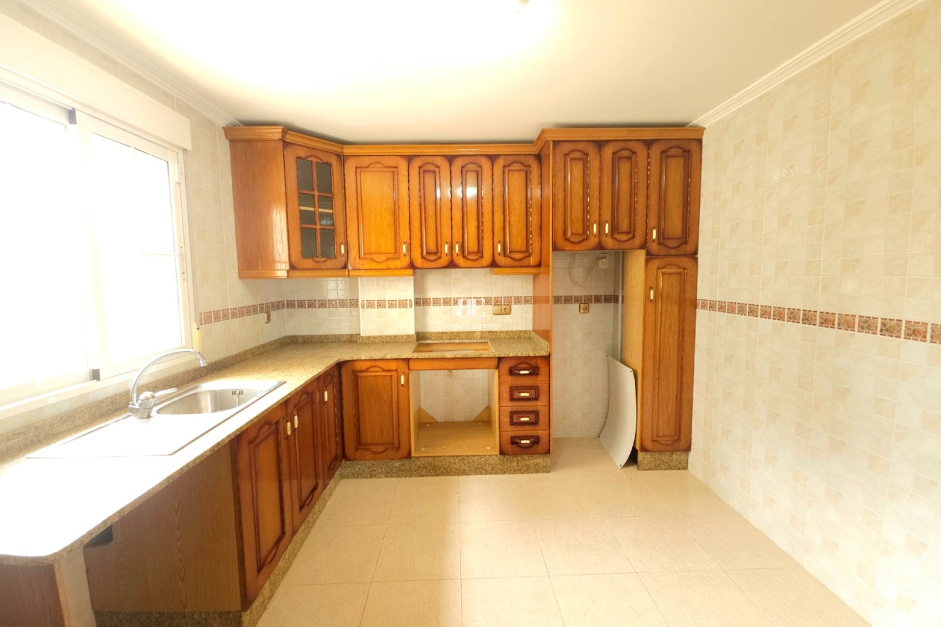 Resale - Villa -
Elche - La Marina