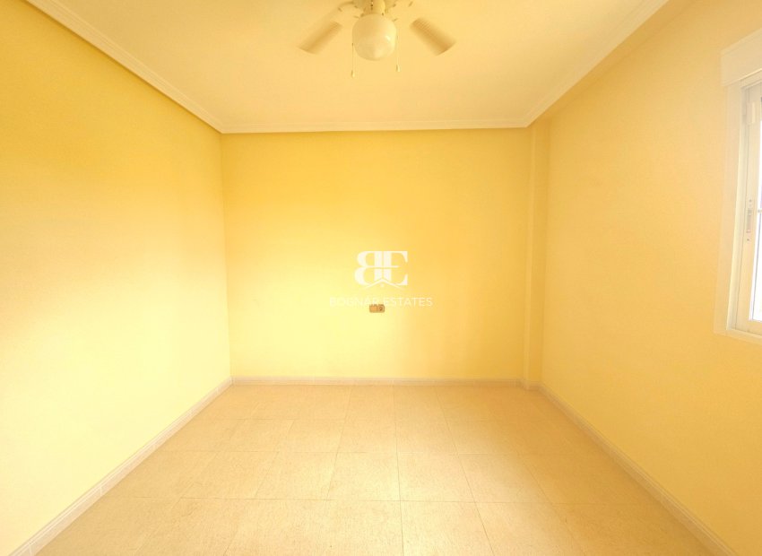 Resale - Villa -
Elche - La Marina