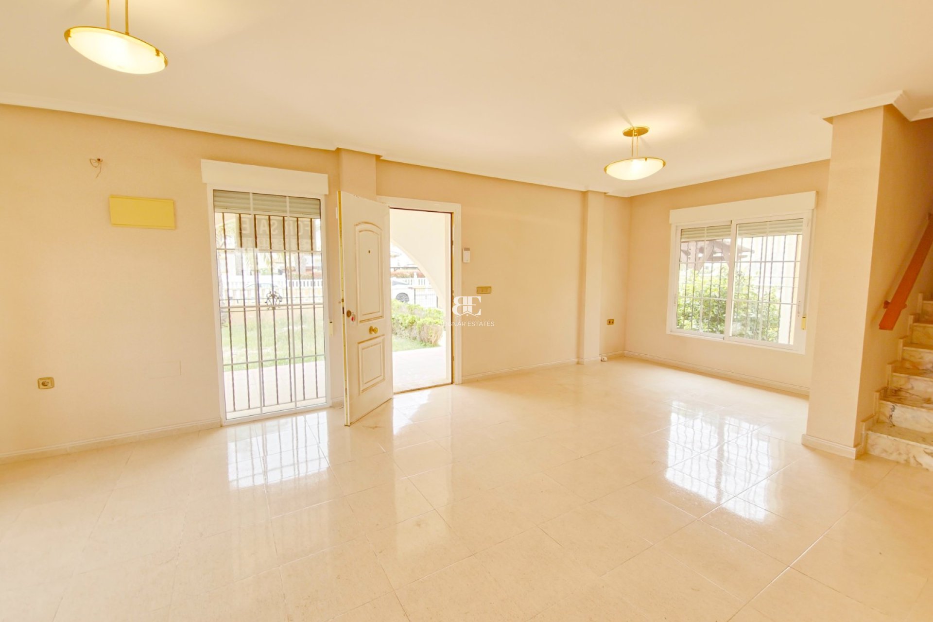 Resale - Villa -
Elche - La Marina