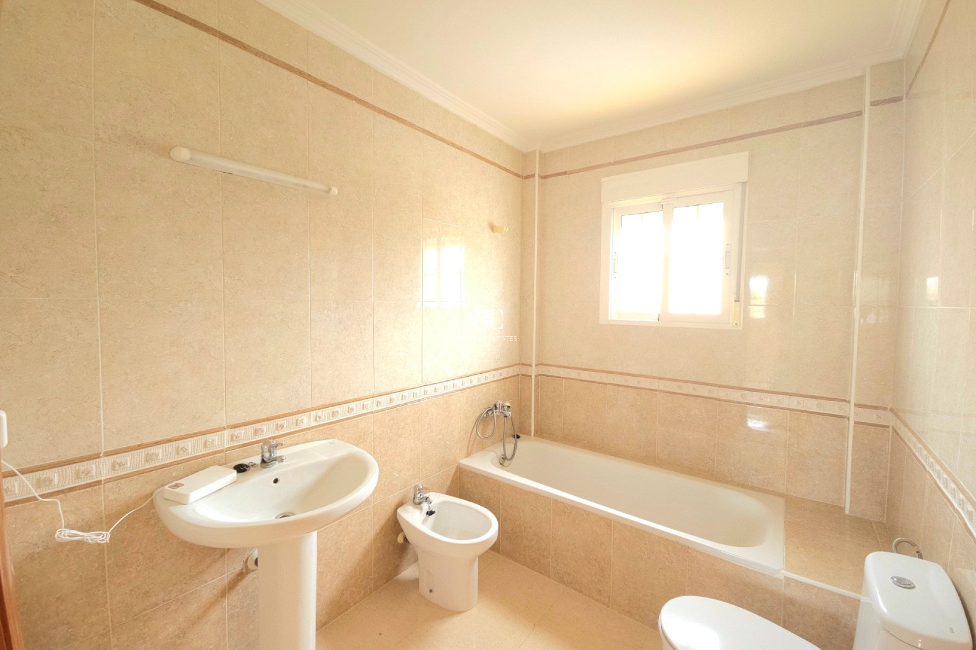 Resale - Villa -
Elche - La Marina