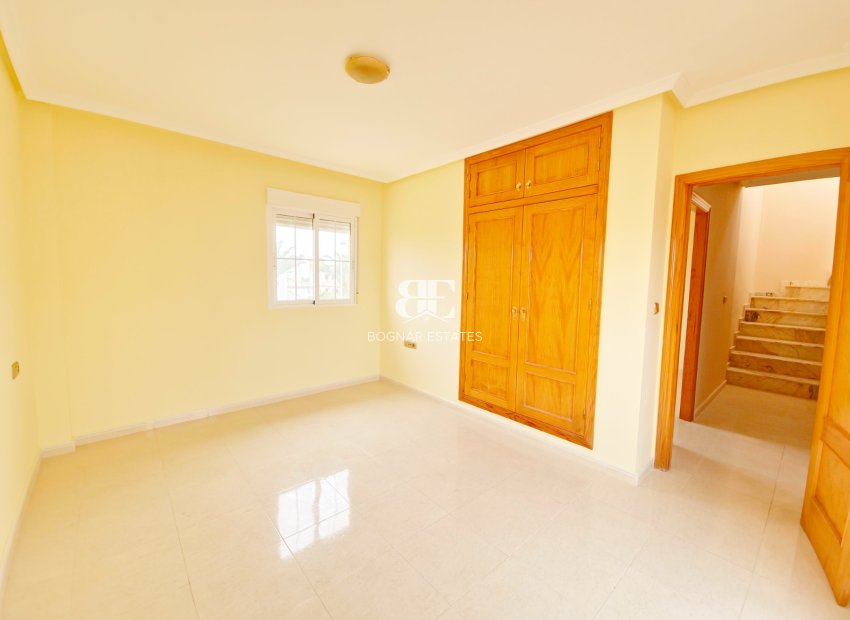 Resale - Villa -
Elche - La Marina