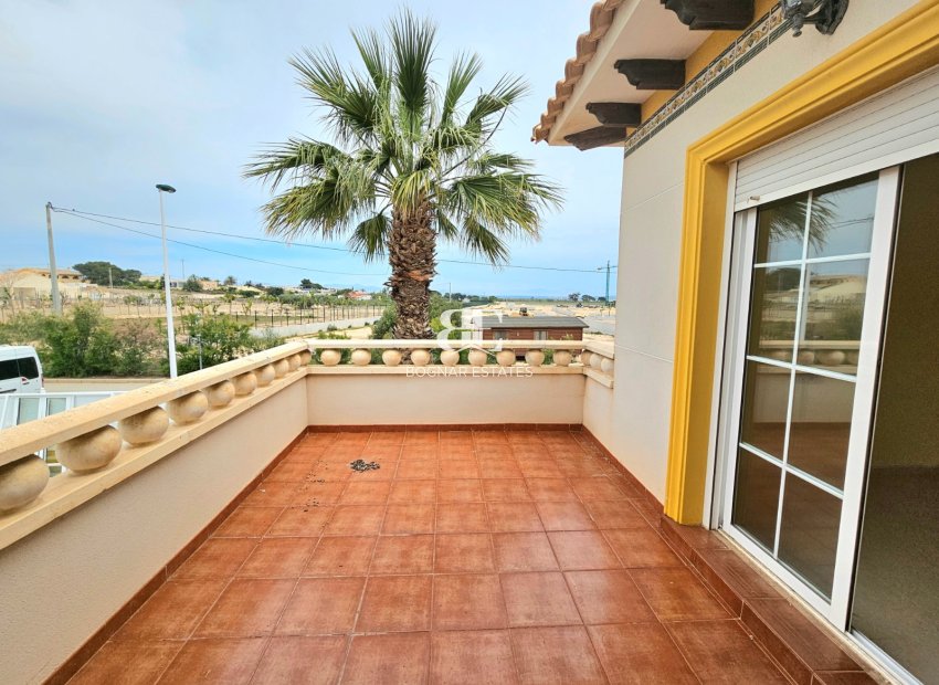 Resale - Villa -
Elche - La Marina