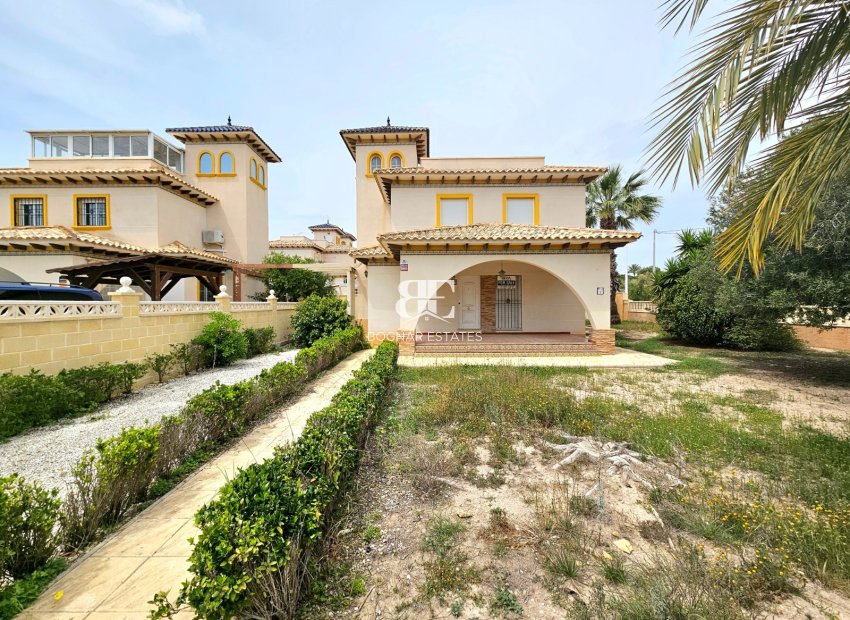 Resale - Villa -
Elche - La Marina