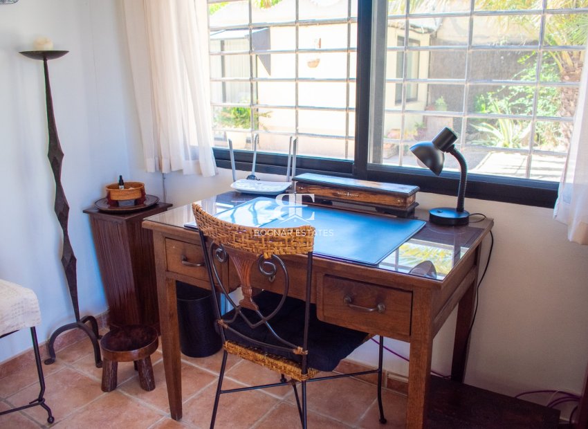 Resale - Villa -
Elche - La Marina