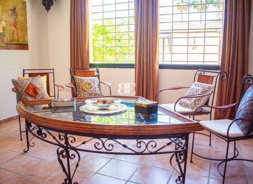 Resale - Villa -
Elche - La Marina