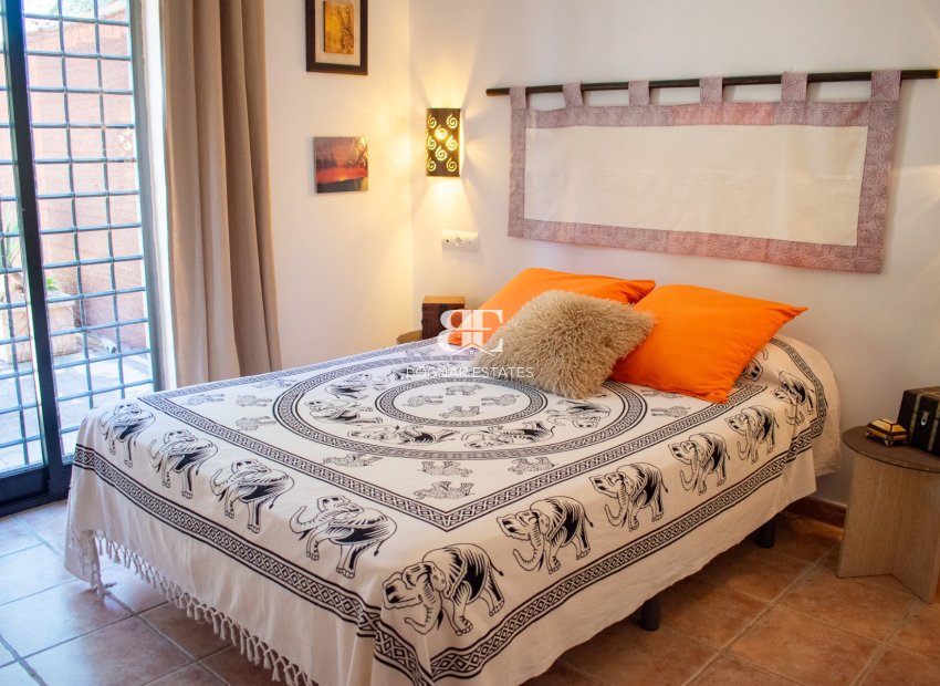 Resale - Villa -
Elche - La Marina