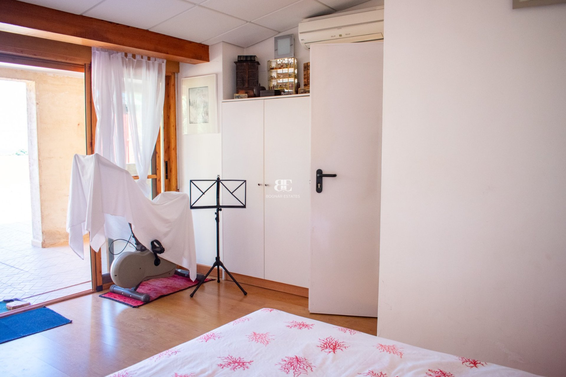 Resale - Villa -
Elche - La Marina
