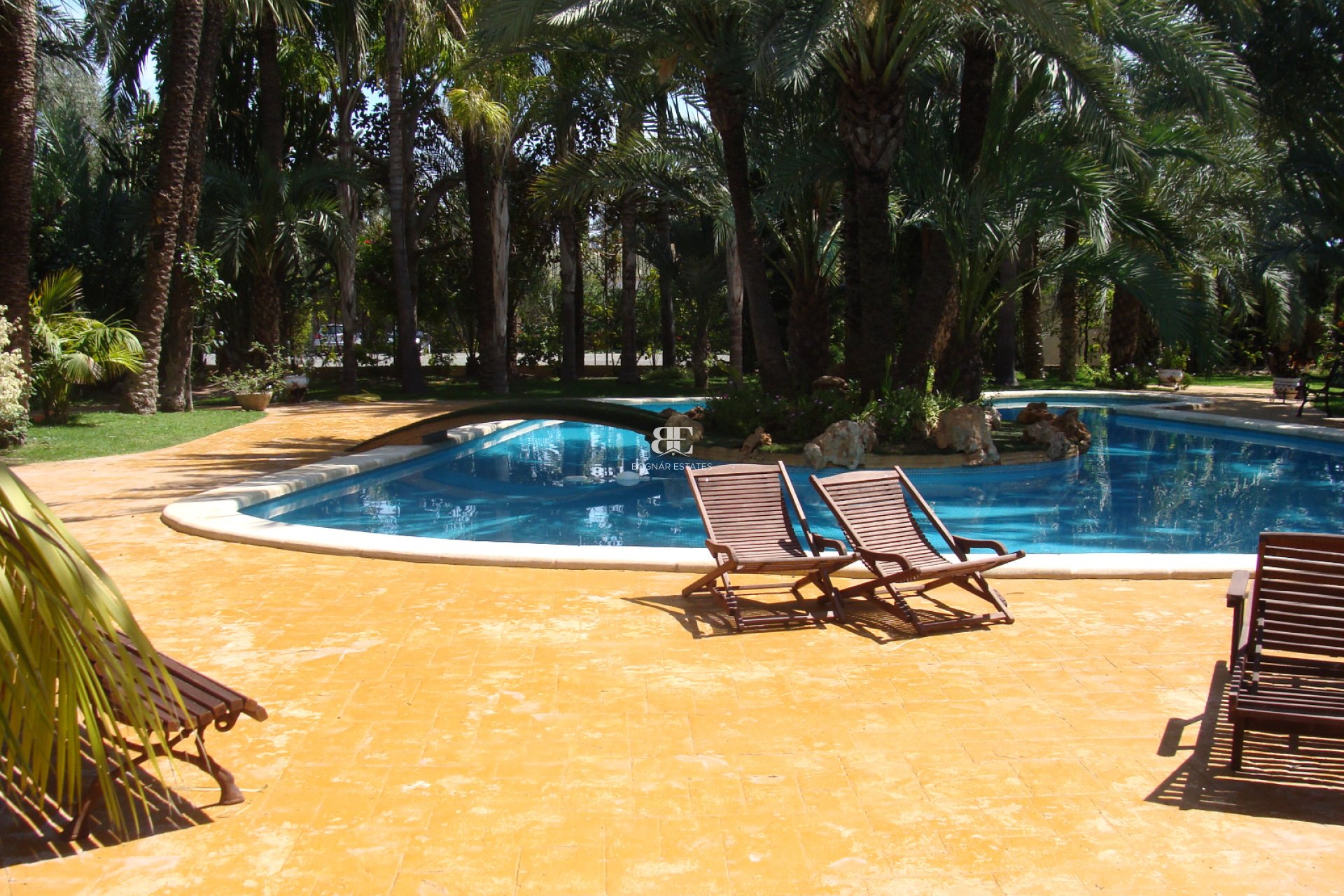 Resale - Villa -
Elche