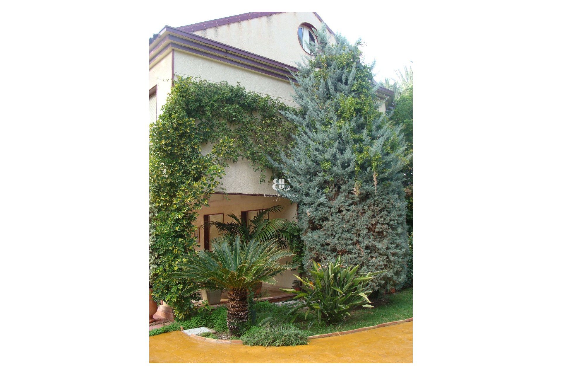 Resale - Villa -
Elche