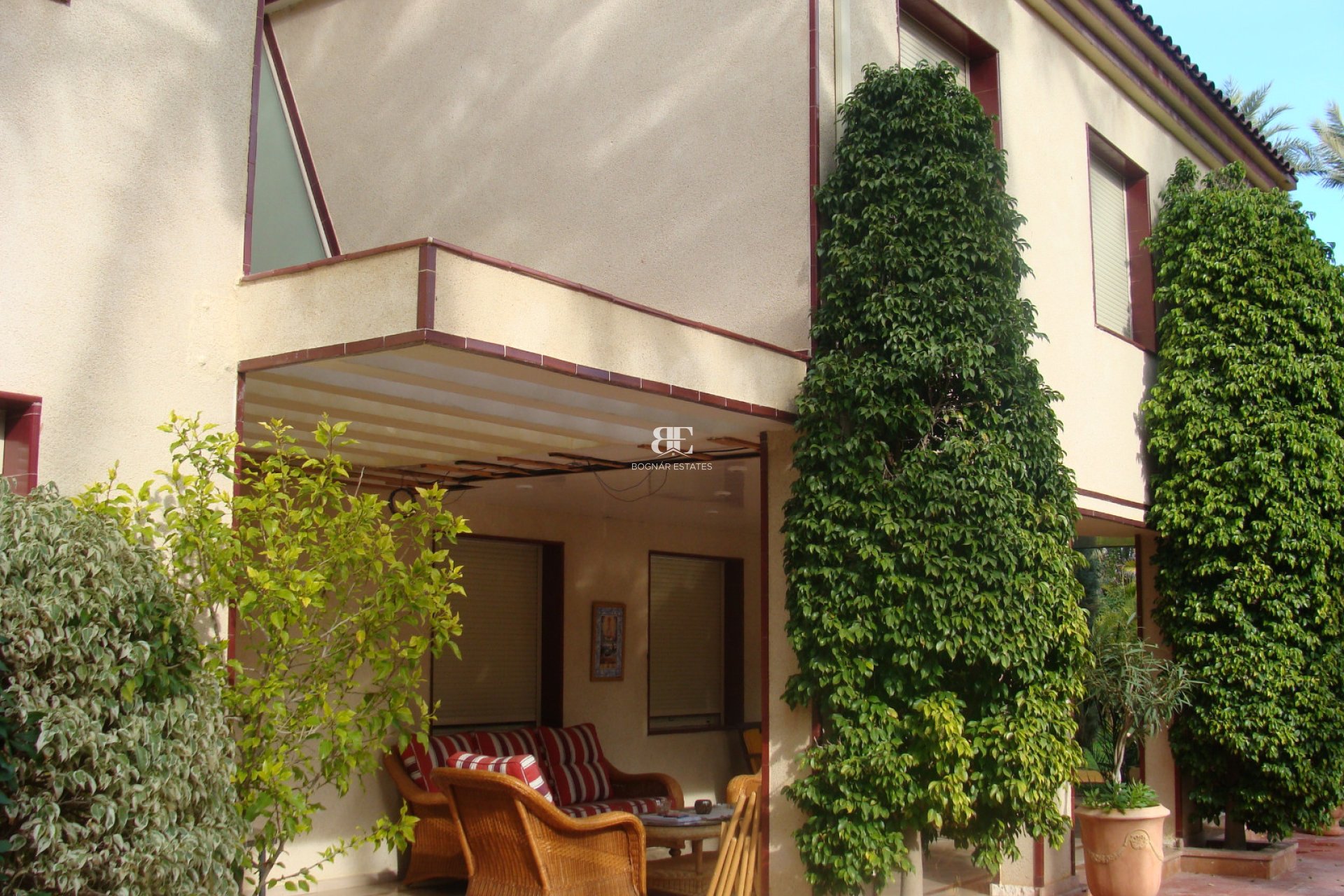 Resale - Villa -
Elche