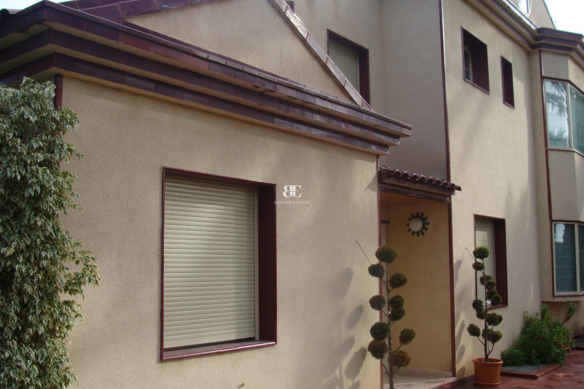 Resale - Villa -
Elche