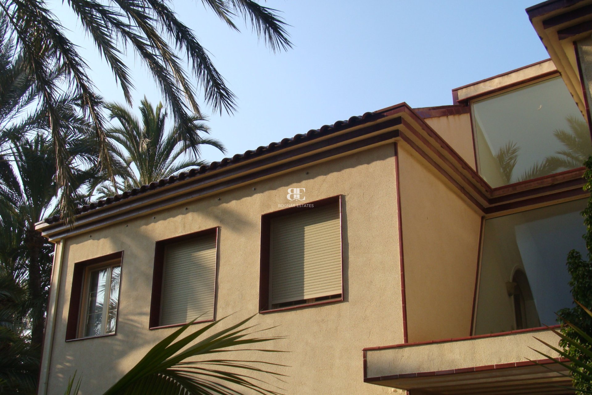 Resale - Villa -
Elche
