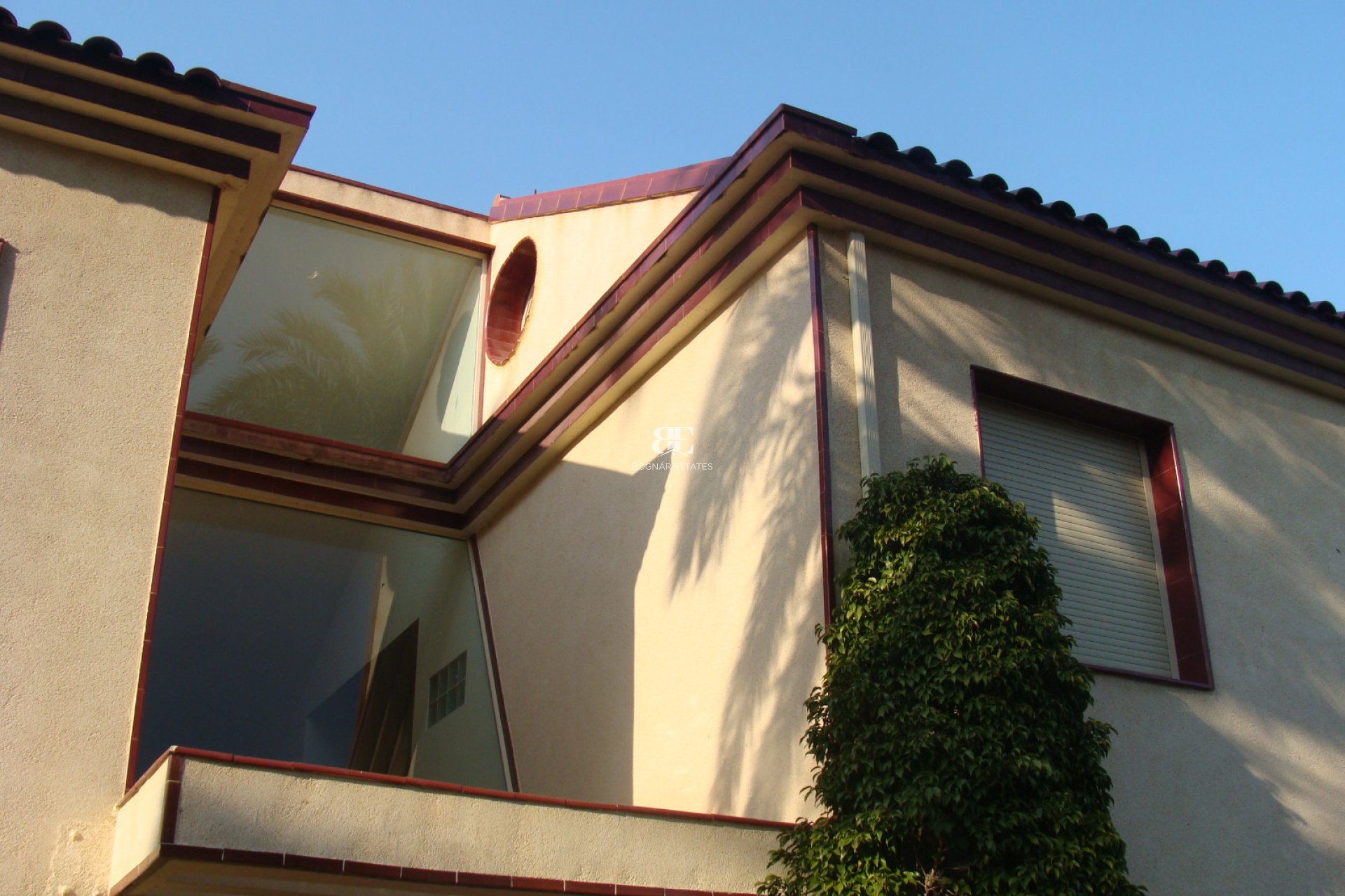 Resale - Villa -
Elche
