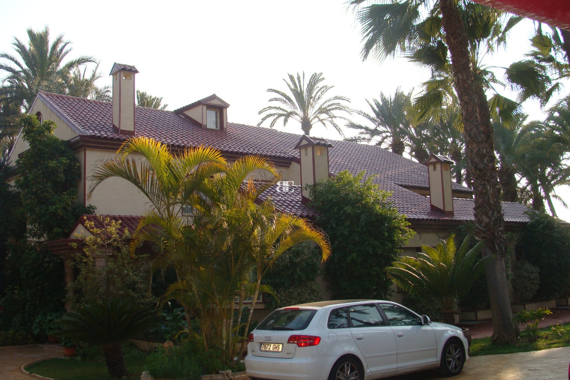 Resale - Villa -
Elche