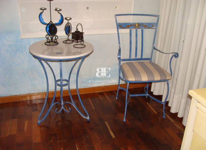 Resale - Villa -
Elche
