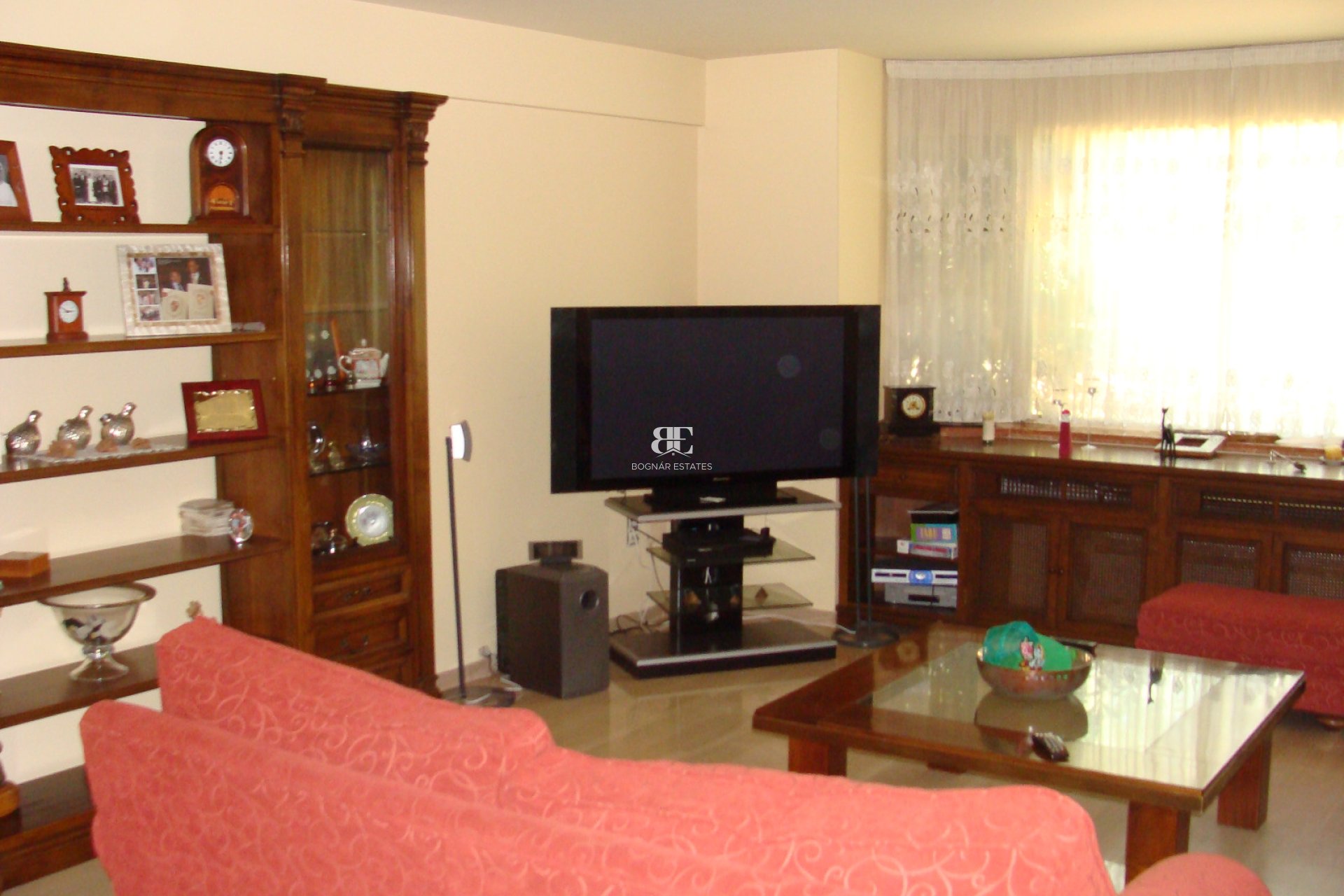Resale - Villa -
Elche