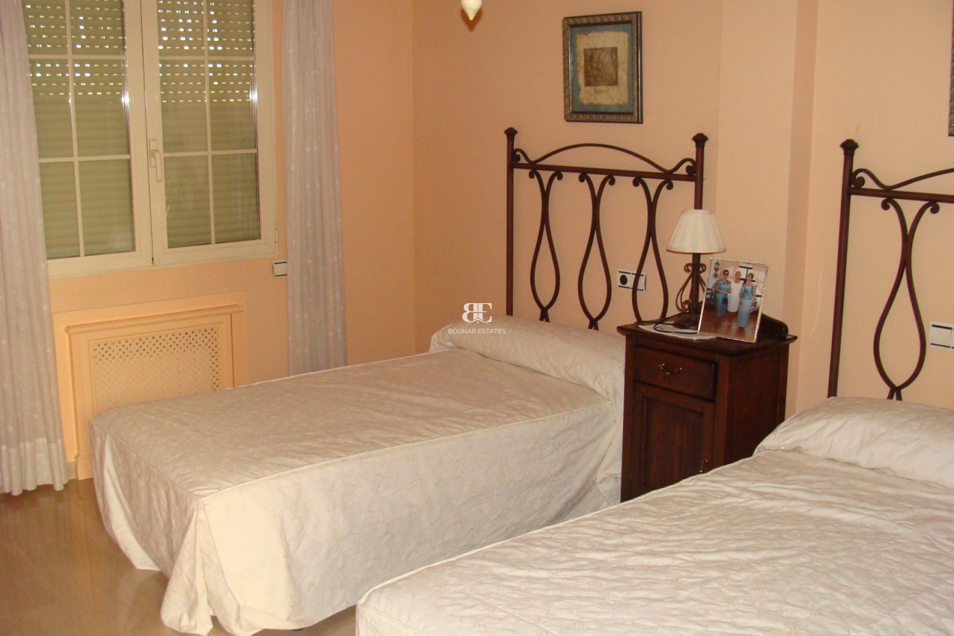Resale - Villa -
Elche