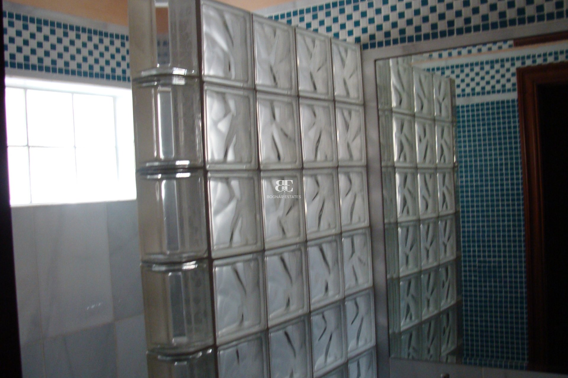 Resale - Villa -
Elche