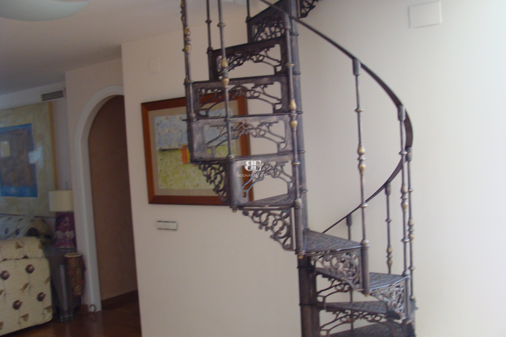 Resale - Villa -
Elche