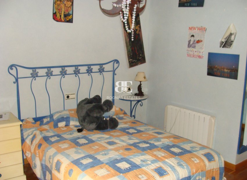 Resale - Villa -
Elche
