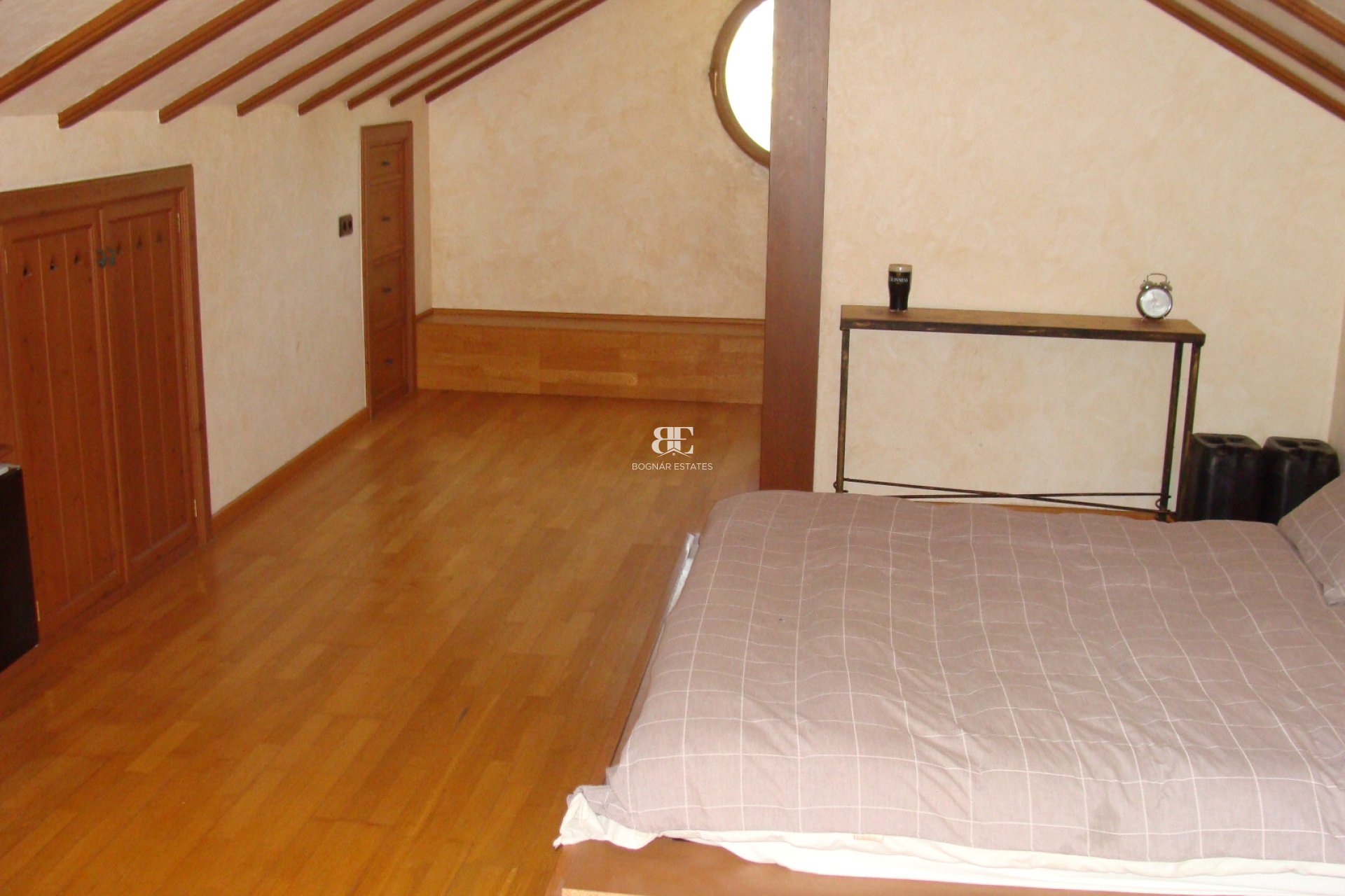 Resale - Villa -
Elche