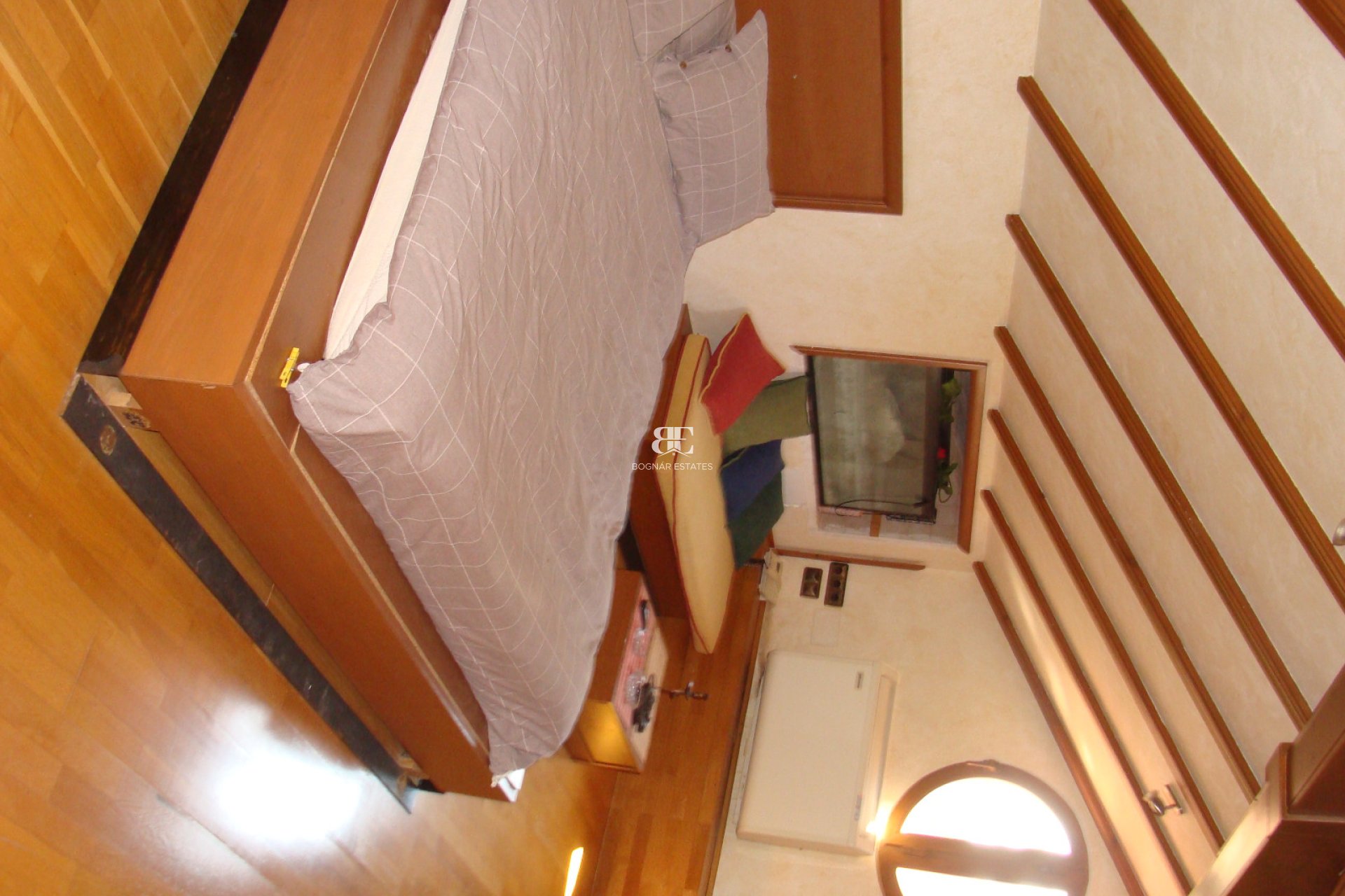 Resale - Villa -
Elche