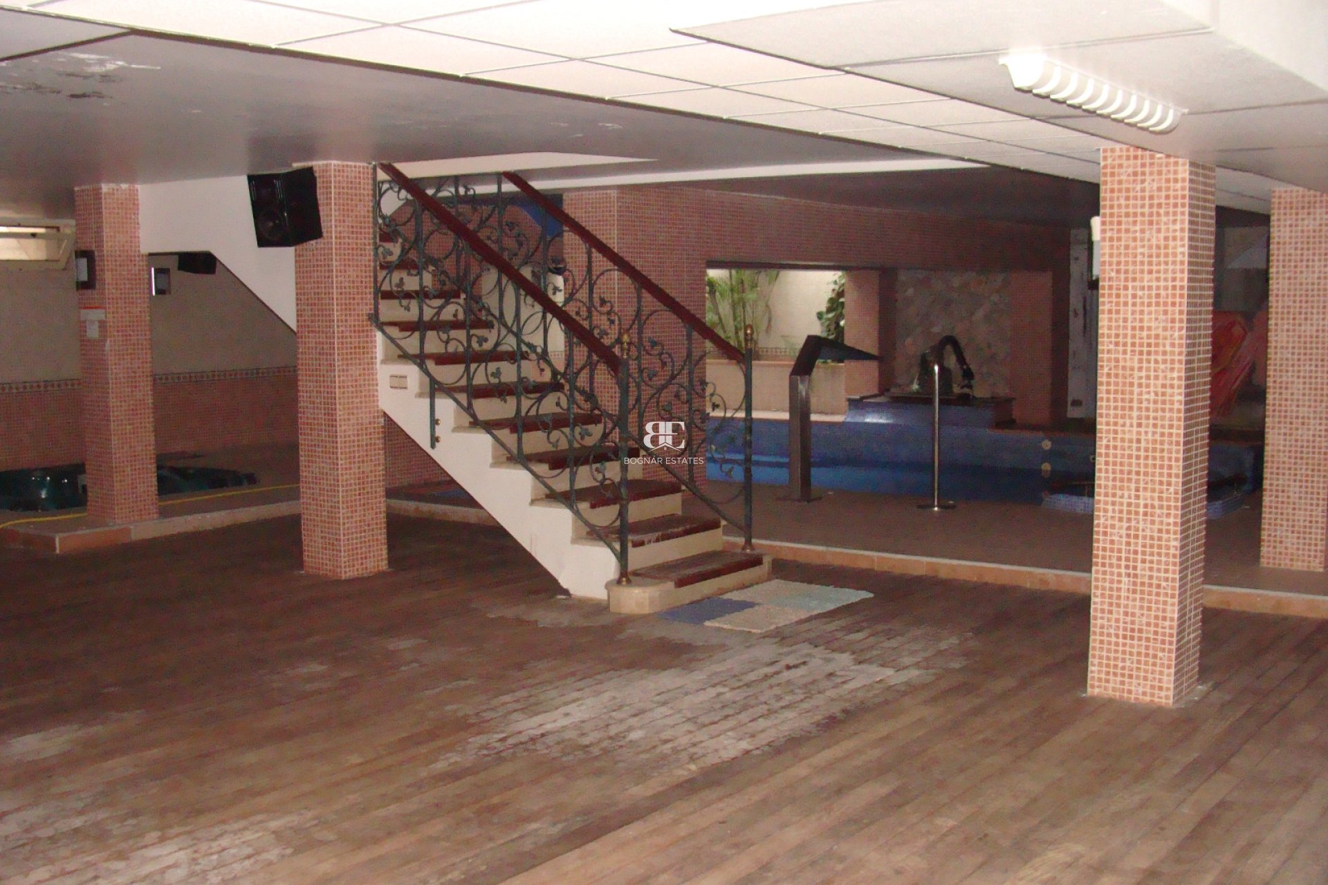 Resale - Villa -
Elche