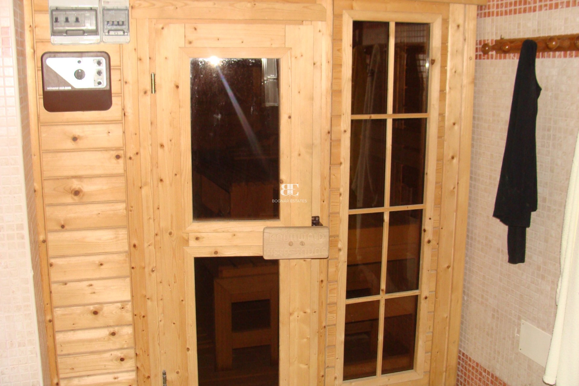 Resale - Villa -
Elche
