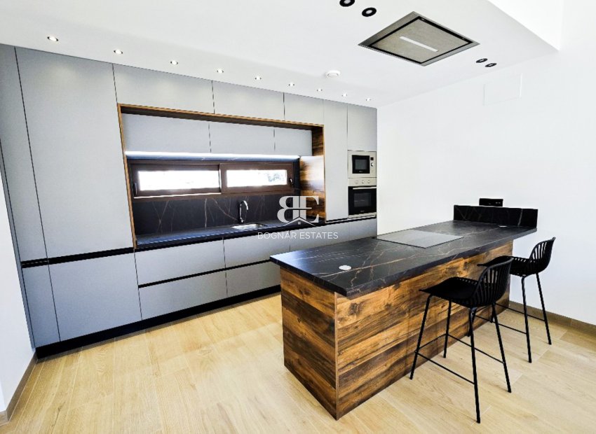 Resale - Villa -
Finestrat - Balcón de finestrat
