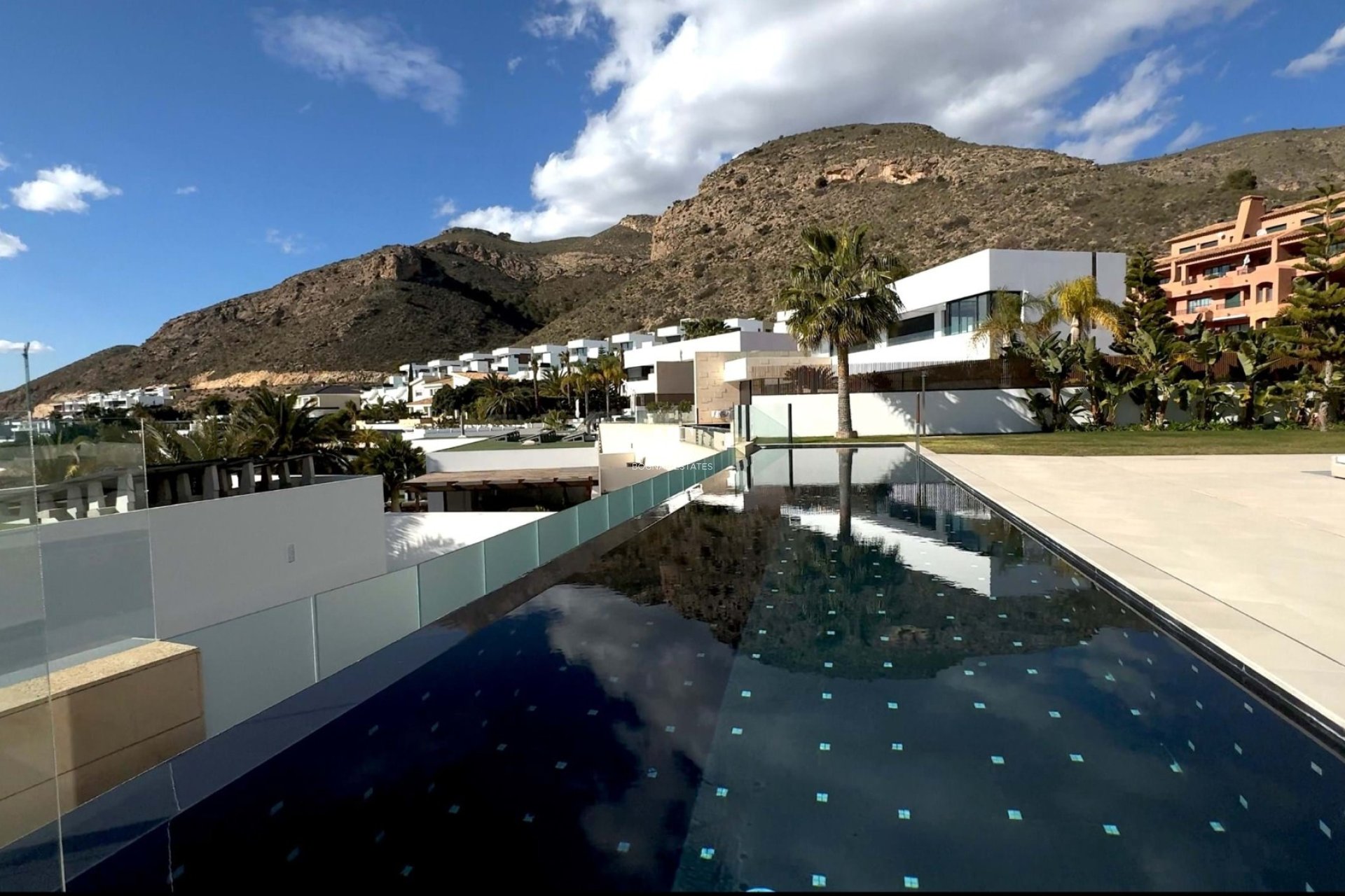 Resale - Villa -
Finestrat - Cala de Finestrat