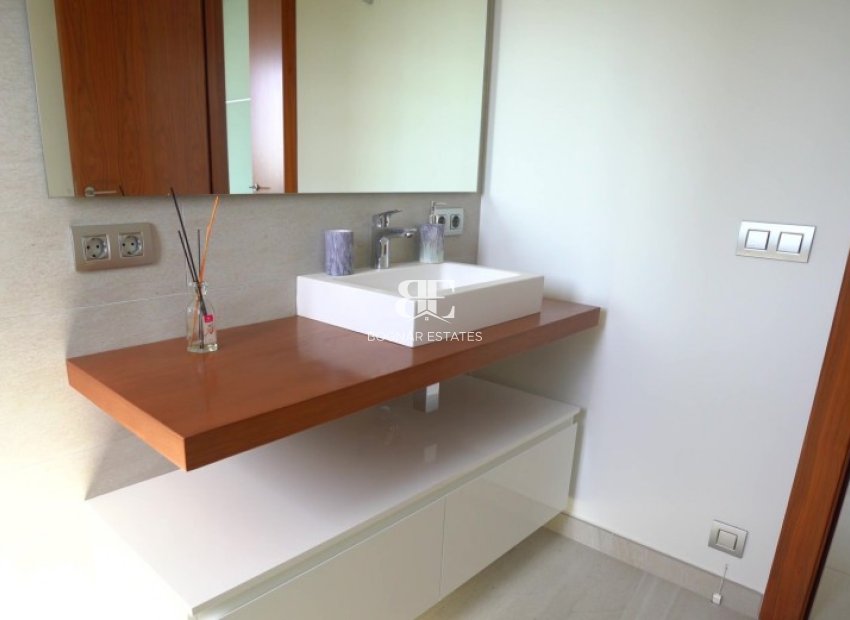 Resale - Villa -
Finestrat - Golf Bahía