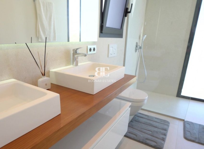 Resale - Villa -
Finestrat - Golf Bahía