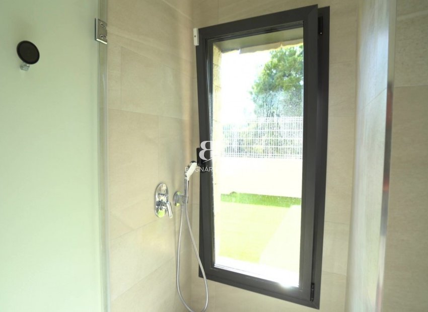 Resale - Villa -
Finestrat - Golf Bahía