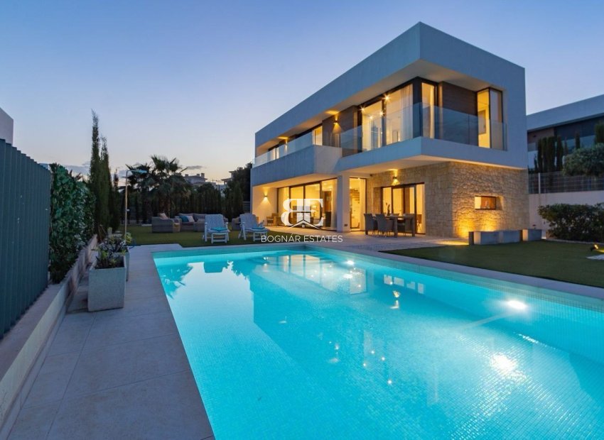 Resale - Villa -
Finestrat - Golf Bahía