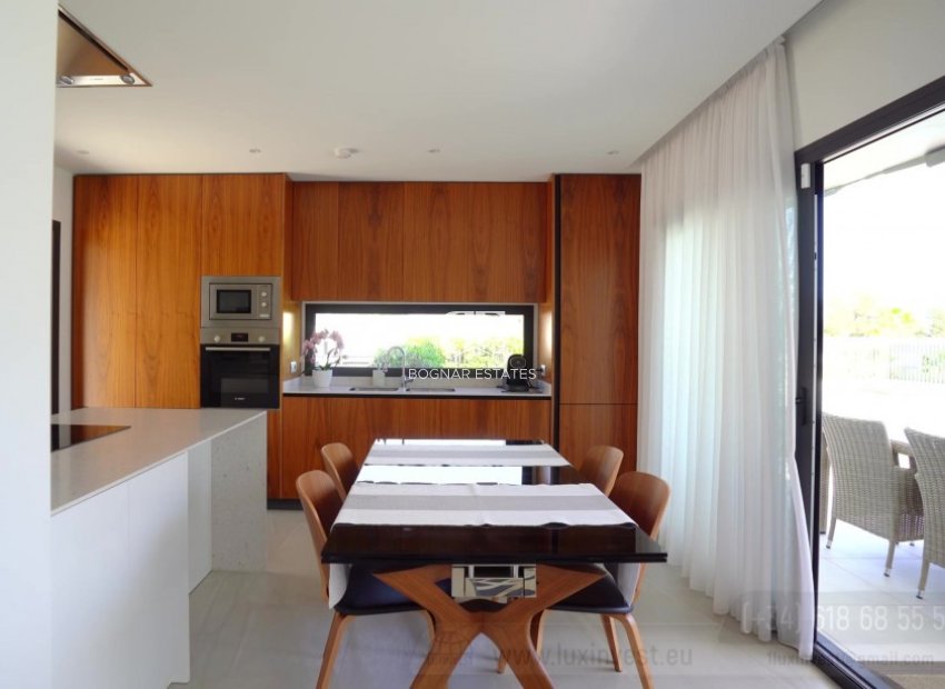Resale - Villa -
Finestrat - Golf Bahía