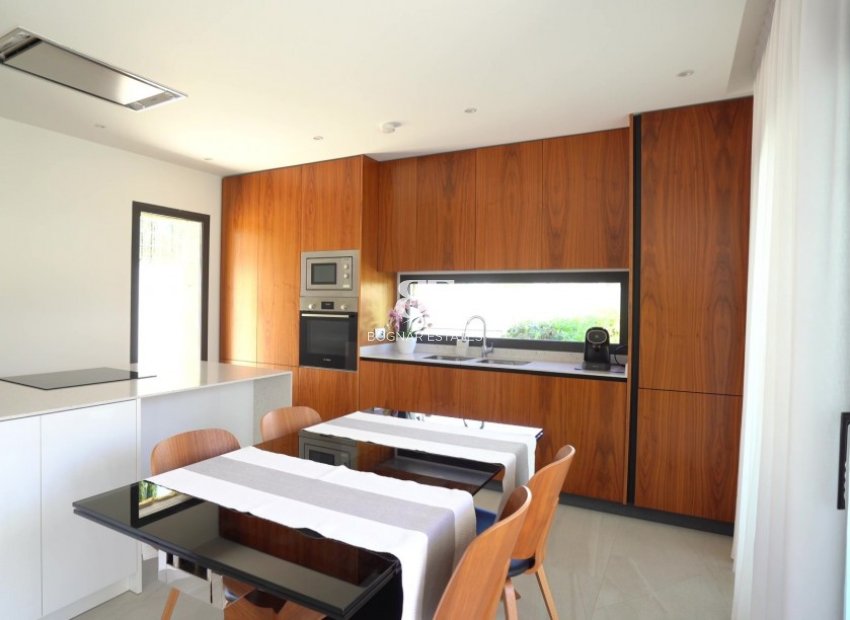 Resale - Villa -
Finestrat - Golf Bahía