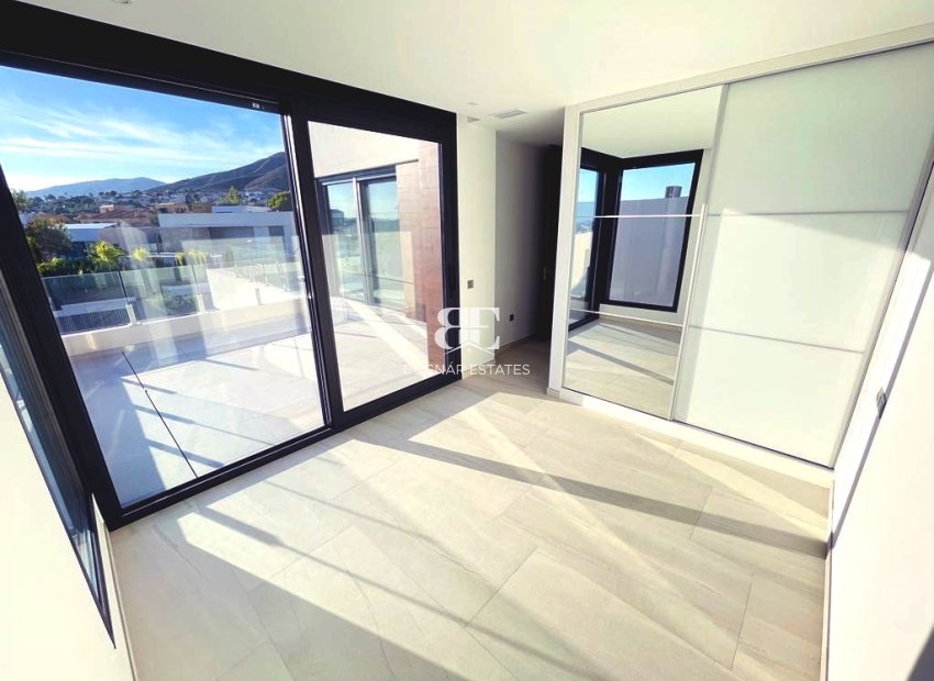 Resale - Villa -
Finestrat - Sierra Cortina