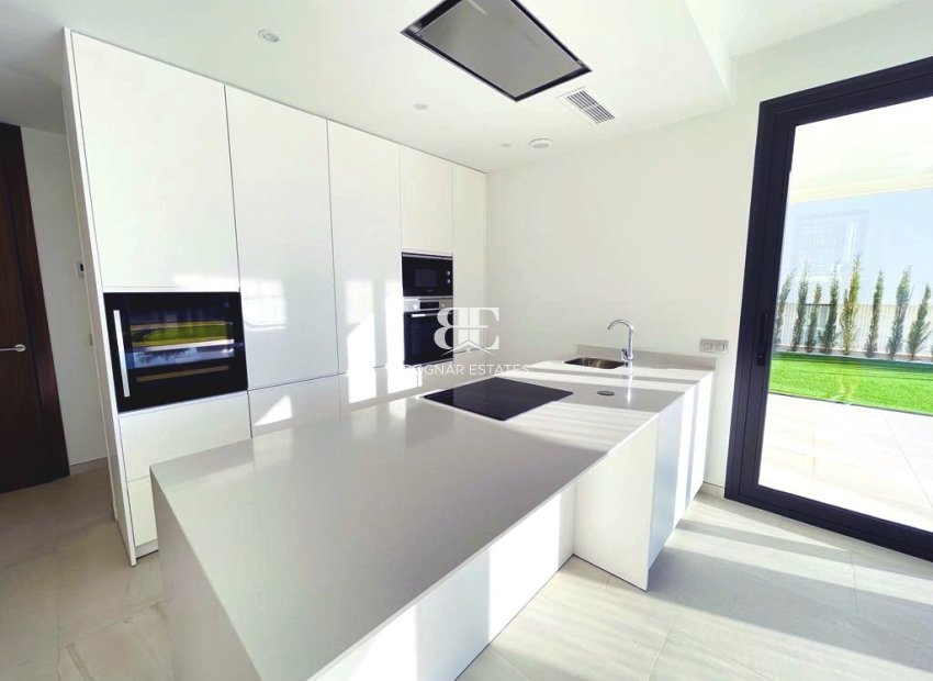 Resale - Villa -
Finestrat - Sierra Cortina