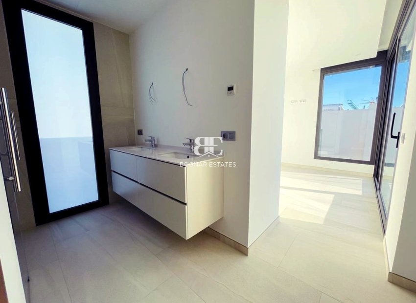 Resale - Villa -
Finestrat - Sierra Cortina